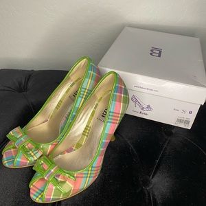 Bakers Erin Plaid Green Patent Leather Pump 5.5